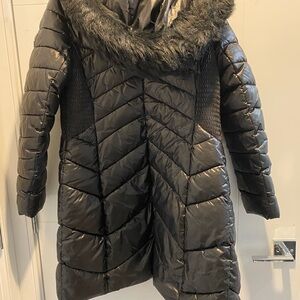 Kenneth Cole women's M coat brand like new